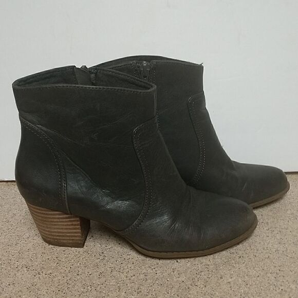 👍 Sole Society Charcoal Booties Size 7.   S2 - Picture 1 of 6